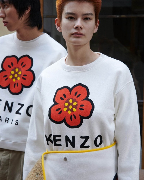ケンゾー"真っ赤な花"モチーフのスエットなど、NIGOによる初のカプセルコレクションコピー ケンゾー"真っ赤な花"モチーフのスエットなど、NIGOによる初のカプセルコレクションコピー