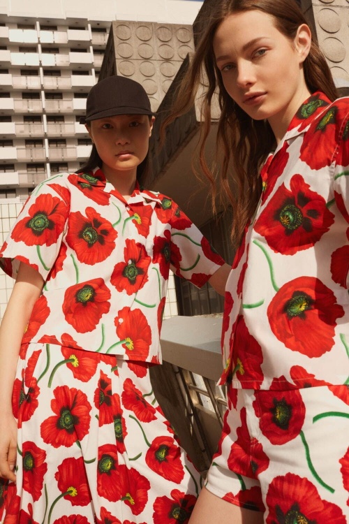 ケンゾーNIGO手がける“ポピープリント”ウェア、ポピーの花の総柄アロハシャツやプリントTシャツコピー ケンゾーNIGO手がける“ポピープリント”ウェア、ポピーの花の総柄アロハシャツやプリントTシャツコピー