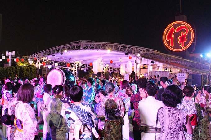伊勢丹新宿屋上で盆踊り！山本寛斎や丸山敬太がプロデュース - ケイタマルヤマから新作浴衣も登場コピー