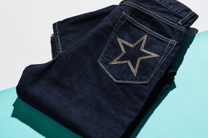 コンバース トウキョウ×KURO“オールスターに合わせるための”別注デニムパンツ