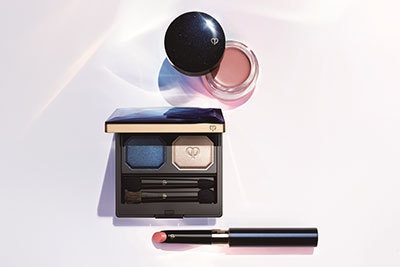 クレ・ド・ポー ボーテ17年春コスメ、洗練されたまなざしへ導く2色セットのアイシャドー