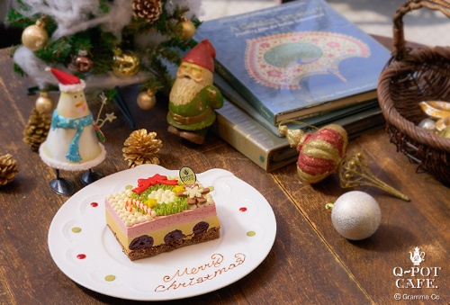 Q-pot CAFE.のクリスマスケーキ2022、“テディベア”を飾り付けたリースケーキコピー