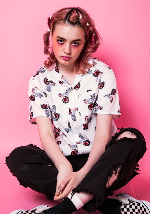キャンディストリッパー×とんだ林蘭、“シュールなナース”をデザインしたTシャツや半袖シャツコピー
