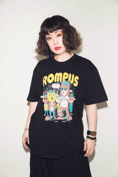 キャンディストリッパー×PUFFY大貫亜美の「ロンパース」“やる気の無い猫”プリントTシャツコピー