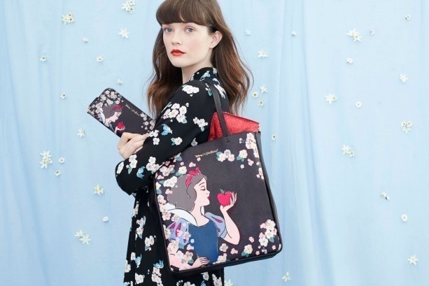 ディズニー×キャス キッドソン「白雪姫」コレクション、7人のこびとや毒りんご柄のバッグや雑貨