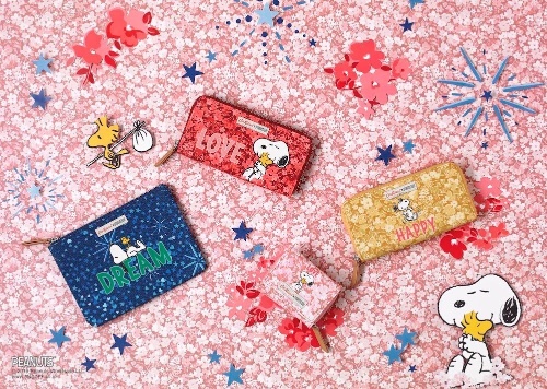キャス キッドソン“スヌーピー”の財布&バッグがクリスマスに、カラフルな花やハートにのせてコピー キャス キッドソン“スヌーピー”の財布&バッグがクリスマスに、カラフルな花やハートにのせてコピー