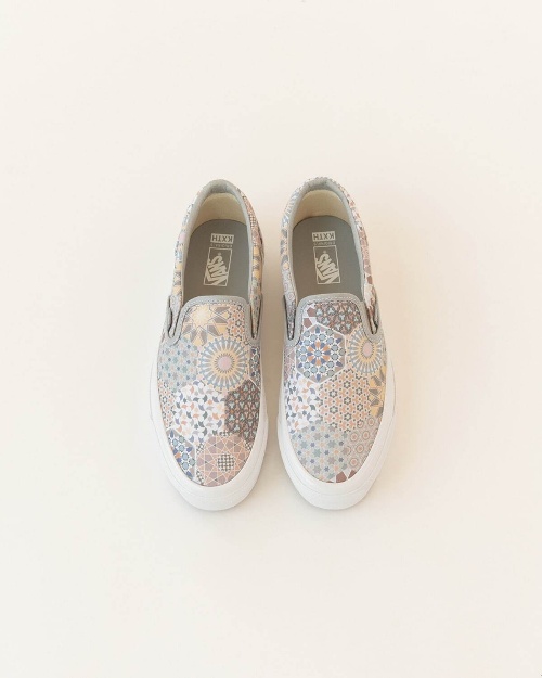 KITH×Vans Vaultのスリッポンスニーカー、花柄や空モチーフなど10種のオリジナル柄でコピー KITH×Vans Vaultのスリッポンスニーカー、花柄や空モチーフなど10種のオリジナル柄でコピー