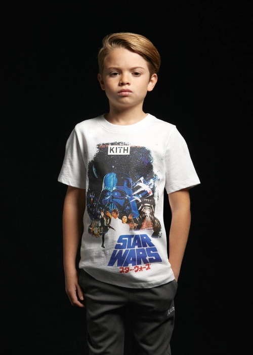 KITH『スター・ウォーズ』、ダース・ベイダーなど人気キャラモチーフのウェア&限定チェアコピー KITH『スター・ウォーズ』、ダース・ベイダーなど人気キャラモチーフのウェア&限定チェアコピー