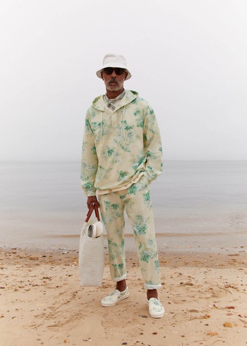 KITH22年サマー、ビルケンシュトックとのサンダルや”花柄&タイル模様”シャツコピー KITH22年サマー、ビルケンシュトックとのサンダルや”花柄&タイル模様”シャツコピー