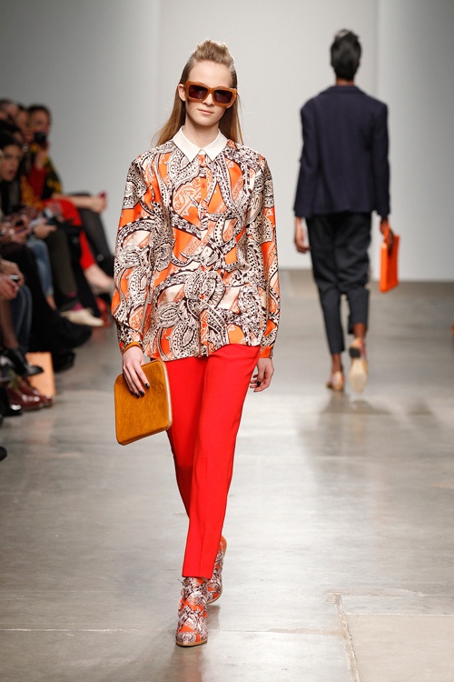 KAREN WALKER(カレンウォーカー) 2012-13年秋冬コレクション - 印象的なアイディアをMIXコピー