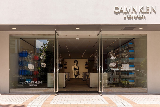 カルバン・クライン、アンダーウェア専門路面店を東京・原宿に - メンズ＆ウィメンズを展開コピー