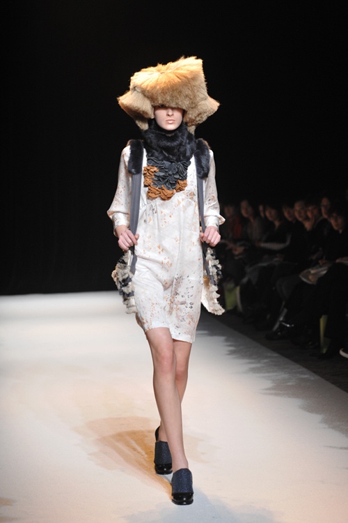 カミシマチナミ(KAMISHIMA CHINAMI)、2010-2011年秋冬コレクションコピー
