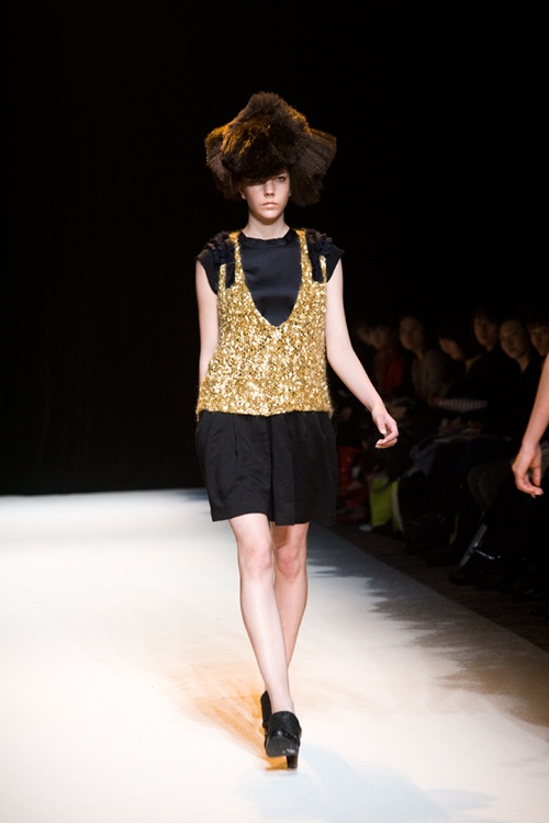 カミシマチナミ(KAMISHIMA CHINAMI)、2010-2011年秋冬コレクションコピー