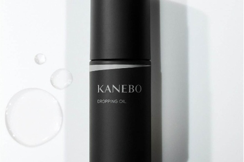 「カネボウ ドロッピング オイル」フェイス＆ボディ＆ヘアに使用できるマルチオイルで艶やか肌に