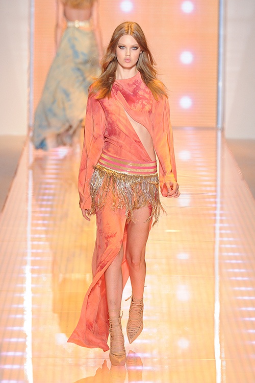 ヴェルサーチ(VERSACE) 2013年春夏コレクション - 夏の太陽が似合う、ロックセクシーコピー