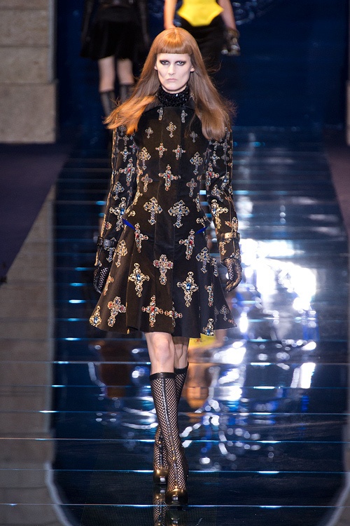 ヴェルサーチ(VERSACE) 2012-13年秋冬コレクション - ロックでセクシーな煌めきのスタイルコピー