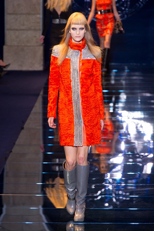 ヴェルサーチ(VERSACE) 2012-13年秋冬コレクション - ロックでセクシーな煌めきのスタイルコピー
