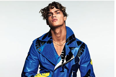 ヴェルサーチの2015年春夏メンズビジュアル - 色彩の魅力を豊かに表現