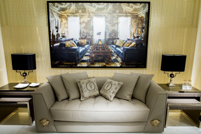 ヴェルサーチ、日本初「VERSACE HOME」を銀座にオープン - 家具、インテリア雑貨などコピー