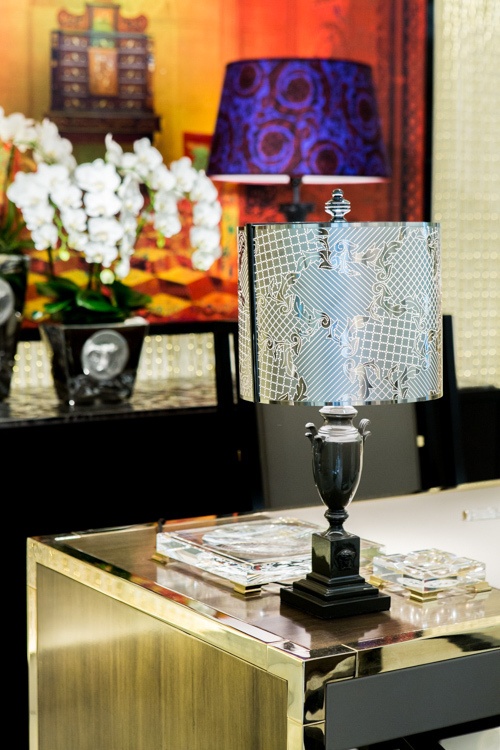 ヴェルサーチ、日本初「VERSACE HOME」を銀座にオープン - 家具、インテリア雑貨などコピー