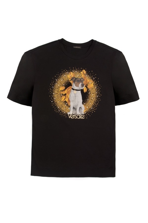ヴェルサーチ 2018年の干支「戌」モチーフのTシャツやウォレット、デザイナーの愛犬をモチーフにコピー