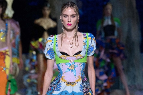 ヴェルサーチェ 2021年春夏ウィメンズコレクション - 海の底、きらびやかな色彩の饗宴