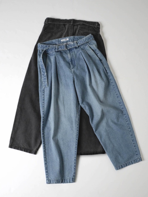 アタッチメント、ミニマルなウールカシミヤブルゾン&ベルト付きデニムパンツ - 表参道では限定ストアもコピー アタッチメント、ミニマルなウールカシミヤブルゾン&ベルト付きデニムパンツ - 表参道では限定ストアもコピー