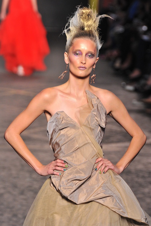 シックでゴージャスに決めるパンキッシュスタイル - ヴィヴィアン・ウェストウッド レッドレーベル(Vivienne Westwood Red Label)2012年春夏コレクションコピー