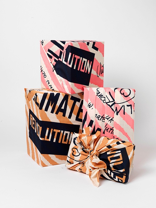 ヴィヴィアン・ウエストウッド×LUSH、エコバッグやスカーフになるギフトラッピングが限定発売コピー