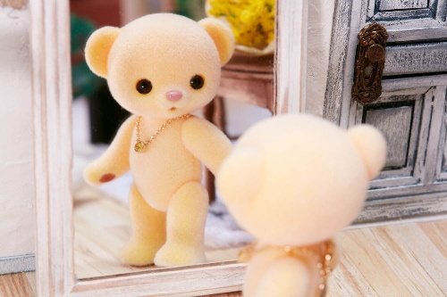 ヴァンドーム青山“ミモザの花ネックレス”付き、“手の平サイズ”クマフィギュア「ハニーベア」コピー ヴァンドーム青山“ミモザの花ネックレス”付き、“手の平サイズ”クマフィギュア「ハニーベア」コピー