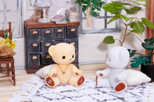 ヴァンドーム青山“ミモザの花ネックレス”付き、“手の平サイズ”クマフィギュア「ハニーベア」コピー ヴァンドーム青山“ミモザの花ネックレス”付き、“手の平サイズ”クマフィギュア「ハニーベア」コピー