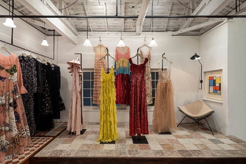 ヴァレンティノのヴィンテージアイテムが集うイベントが代官山で、多彩なヴィンテージウェアを販売コピー ヴァレンティノのヴィンテージアイテムが集うイベントが代官山で、多彩なヴィンテージウェアを販売コピー