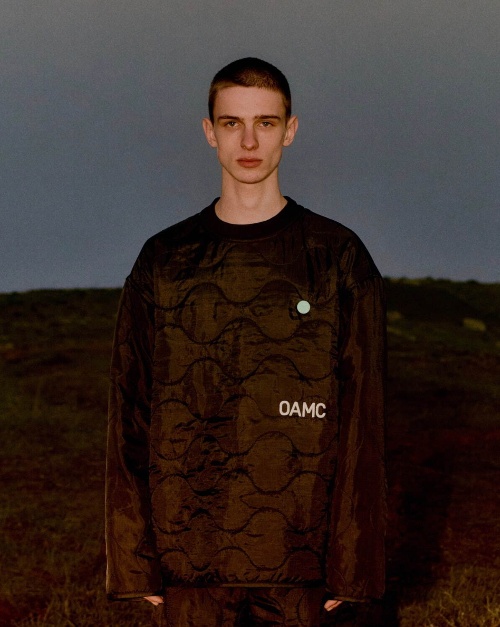 OAMC「RE:WORK」ロンハーマン限定で、ヴィンテージの衣服を再構築したキルティングコートなどコピー OAMC「RE:WORK」ロンハーマン限定で、ヴィンテージの衣服を再構築したキルティングコートなどコピー