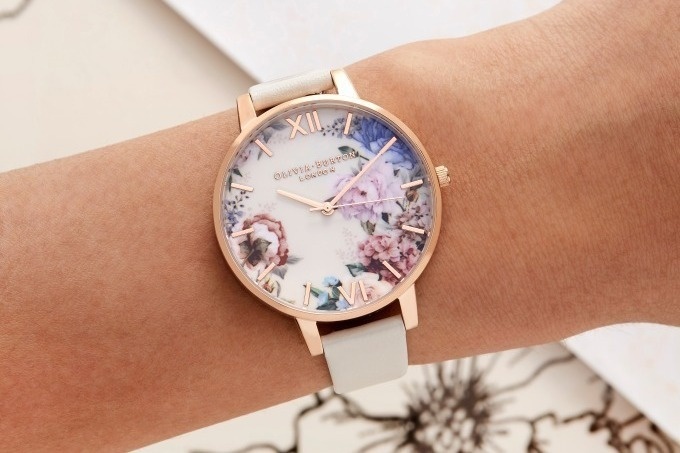 オリビア・バートンの「フラワーウォッチ」×ヴィンテージアクセサリー、ヒロブ提案のオススメコーデ