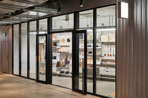 エンダースキーマの直営店「スキマ」渋谷レイヤード ミヤシタパークに出店、革小物や新作シューズなど展開コピー エンダースキーマの直営店「スキマ」渋谷レイヤード ミヤシタパークに出店、革小物や新作シューズなど展開コピー