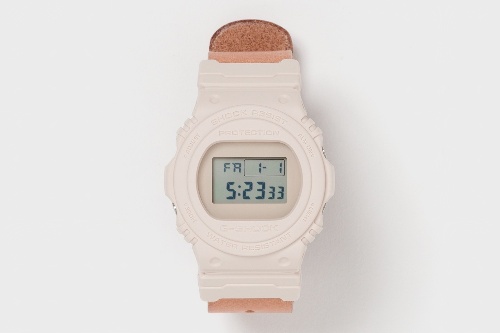 エンダースキーマ×G-SHOCKの第2弾、デジタル時計とベルトの経年変化で時を刻む腕時計